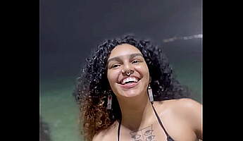 Pantai, Keriting, Tajam