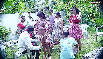 Indian, Luar Ruangan, Striptis